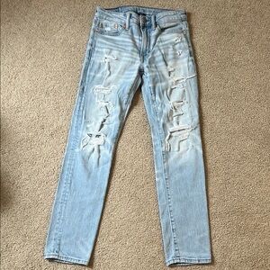 American Eagles Men's Light Blue Distressed Jeans
